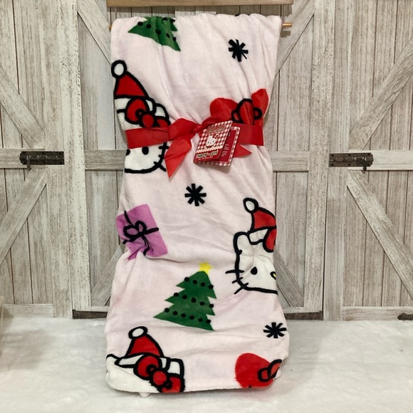 Hello Kitty Christmas Throw Blanket - Picture 1 of 7